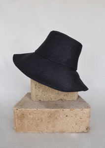 25.1 Lady Hat Black Rattan